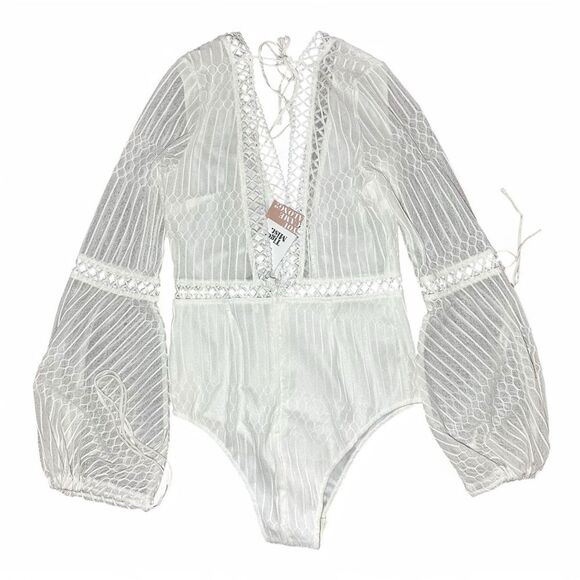 Tiger Mist Alaska White Crochet Lace Bell Sleeve Bodysuit – NWT Size M - Picture 6 of 7